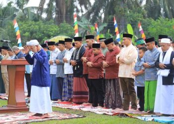 Bupati Labura Shalat Idul Fitri 1445 H Bersama Masyarakat Kecamatan Marbau
