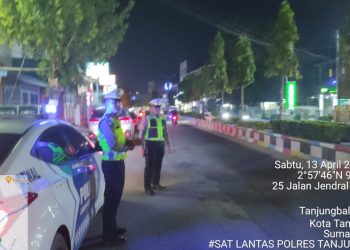Personel Sat Lantas Polres Tanjungbalai Gelar Blue Light Patrol