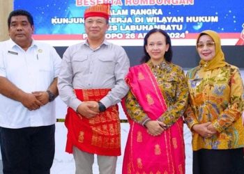 Plt Bupati Labuhanbatu Hj Ellya Rosa Siregar Sambut Kedatangan Kapolda Sumut