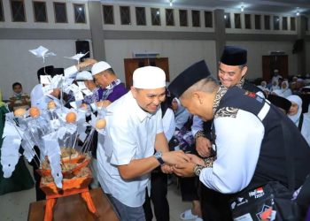 237 Jamaah Calon Haji Labura Diberangkatkan
