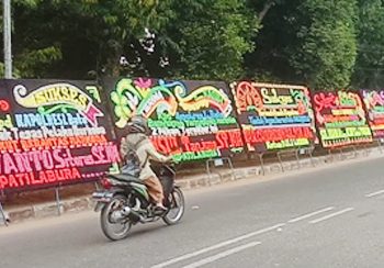 Berantas Narkoba, Puluhan Papan Bunga Banjiri Mako Polres Labuhanbatu