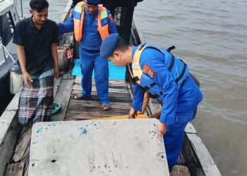 Personel Sat Polairud Polres Tanjungbalai Patroli Siang dan Sambangi Nelayan