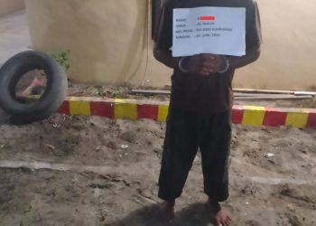Pelaku saat berada di Polsek Bilah Hilir.