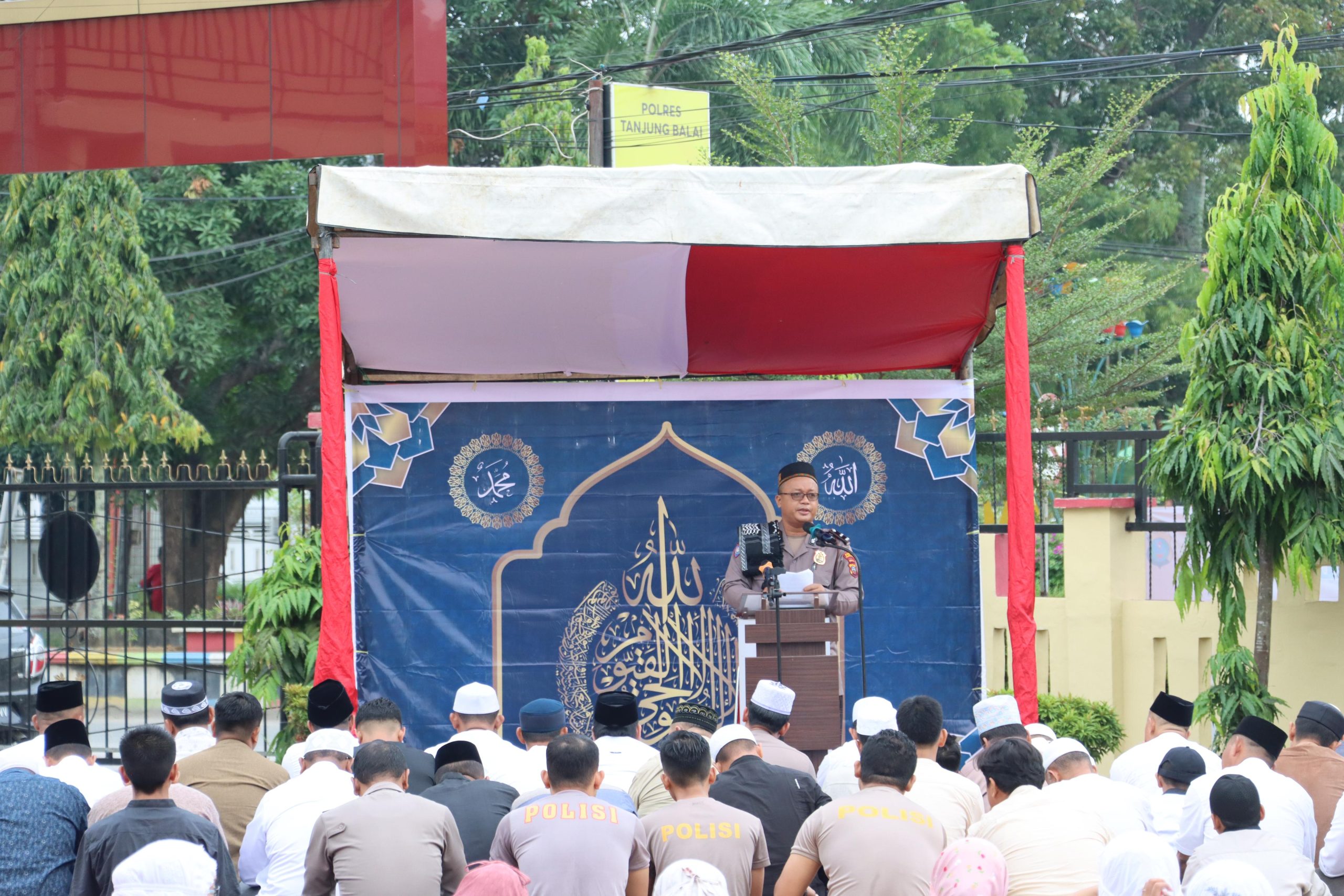 Kapolres Tanjungbalai Bersama Warga Sholat Hari Raya Idul Adha 1445 H