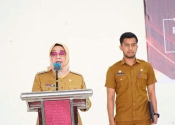 Plt Bupati Labuhanbatu Hj Ellya Rosa Siregar saat memberikan kata sambutannya.