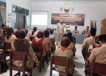 Ka Agus Ramanda Mengisi Materi Di KMD Pramuka Kwaran Meranti