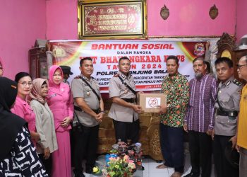 Polres Tanjungbalai Berikan Bansos ke Purnawirawan, Tokoh Agama & Masyarakat
