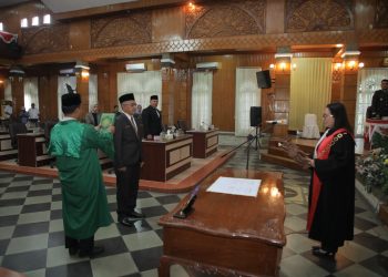 Kedua Kalinya, Bupati Asahan Serahkan Alat Kesehatan di UPTD Puskesmas Prapat Janji