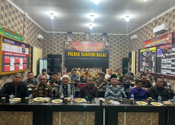 Polres Tanjungbalai Gelar Nobar Wayang Kulit