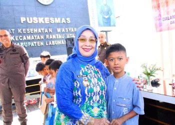 Plt Bupati Labuhanbatu Hj Ellya Rosa Siregar.