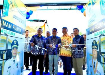 Bupati Labura, Hendriyanto Sitorus meresmikan Mall Pelayanan Publik.