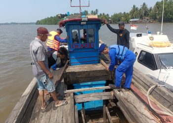 Personel Sat Pol Airud Tanjungbalai Cegat KM Azri