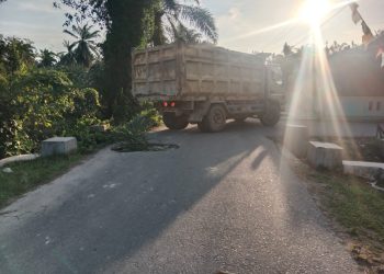 Warga Meranti Keluhkan Jalan Rusak Akibat Aktivitas Truk Pengangkut Galian C