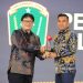 Kabupaten Labura menerima penghargaan CNN Awards 2024 yang diterima oleh Wabup Labura, H. Samsul Tanjung.
