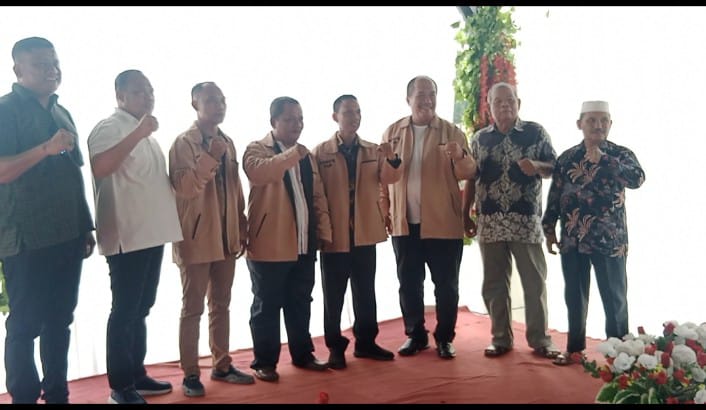 Taufik Zainal Abidin Kukuhkan Relawan Poko'e Top