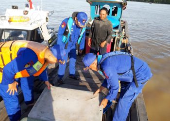 Sat Polairud Polres Tanjungbalai Periksa Kapal Tanpa Nama