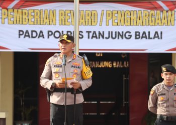 Kapolres Tanjungbalai Berikan Reward Kepada Personil Yang Berprestasi