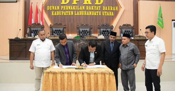 Ranperda APBD Labura Tahun 2025 Ditandatangani