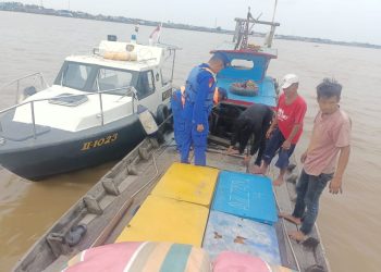 Sat Polairud Polres Tanjungbalai Periksa Kapal Tanpa Nama