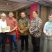 Bupati Labura, Hendriyanto Sitorus, foto bersama dengan pimpinan perusahaan di Labura