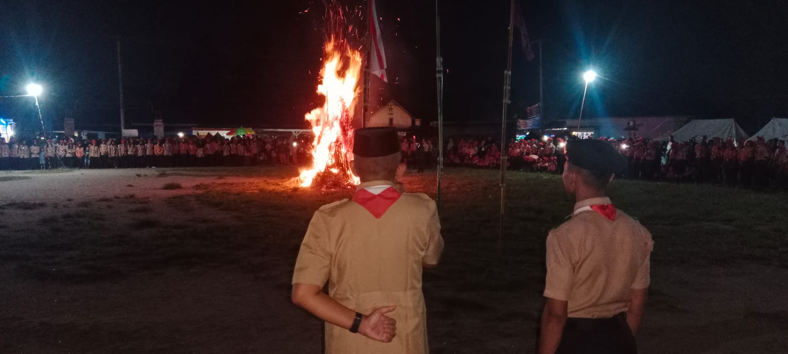 Prosesi penyalaan api unggun