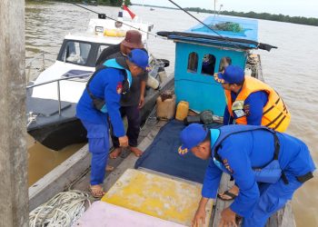 Sat Polairud Polres Tanjungbalai Periksa Kapal Tanpa Nama