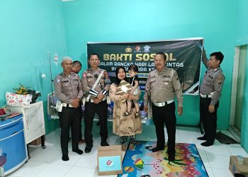 Sat Lantas Polres Tanjungbalai Jenguk Purnawirawan dan Personil Yang Sakit