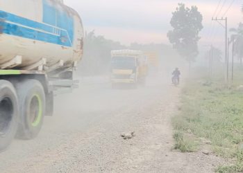 Pengerjaan Jalinsum Timbulkan Debu Tebal, Dapat Ganggu Kesehatan Warga