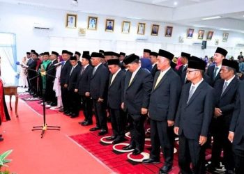 Proses pelantikan 45 Anggota DPRD Labuhanbatu.