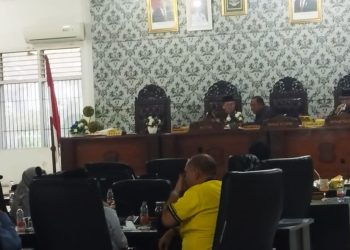 Sekretaris Daerah Kota (Sekdako) Tanjungbalai, Nurmalini Marpaung, S.Sos, M.Ikom saat menyampaikan kata sambutan dalam Rapat Paripurna DPRD Kota Tanjungbalai, Kamis (26/9) sore.