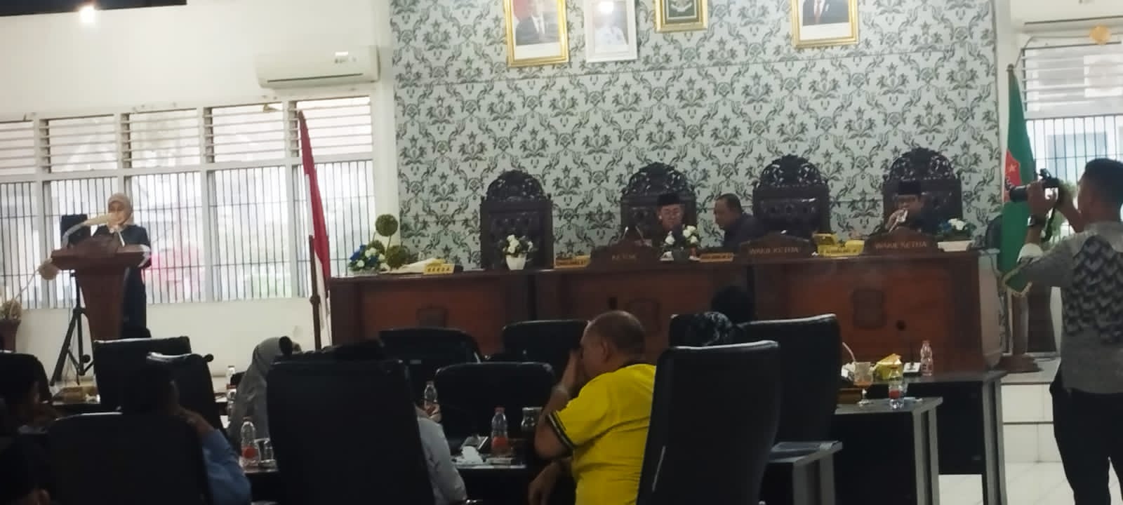 Sekretaris Daerah Kota (Sekdako) Tanjungbalai, Nurmalini Marpaung, S.Sos, M.Ikom saat menyampaikan kata sambutan dalam Rapat Paripurna DPRD Kota Tanjungbalai, Kamis (26/9) sore.