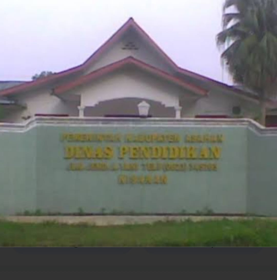 Kabid SMP Disdik Asahan Diduga Tidak Transparan