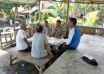 Personel Polsek Sei Tualang Raso  Sambangi Warga