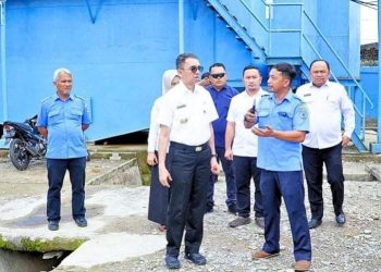 Pjs Labuhanbatu Dr H Faisal Arif Nasution saat berkunjung ke kantor Pudam.