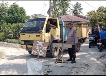 Diduga Akibat Dilintasi Truk, Gorong-gorong Meranti Rusak