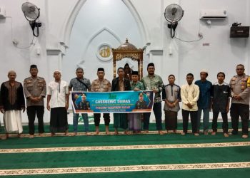 Personel Polsek Teluk Nibung Sampaikan Dakwah Kamtibmas di Masjid H Zulkifli