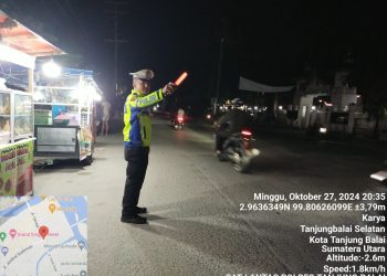 Personel Satlantas Polres Tanjungbalai Gelar Blue Light Patrol