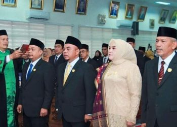 Empat Pimpinan DPRD Labuhanbatu saat pengambilan sumpah / janji jabatan.