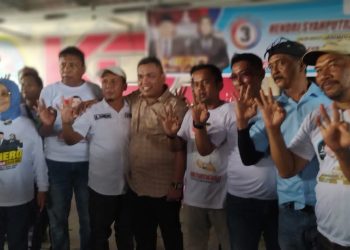 Paslon HERO nomor urut 3 Hendri Syahputra Daulay dan Hj Ellya Rosa Siregar saat menggelar tatap muka dengan para tim pendata di Kecamatan Bilah Hilir.