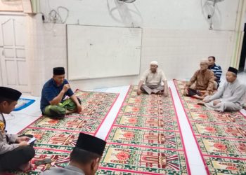 Personel Polsek Teluk Nibung Sampaikan Dakwah Kamtibmas di Musholla Al Ikhwan