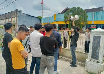 Puluhan Mahasiswa Geruduk Kantor PLN Kisaran