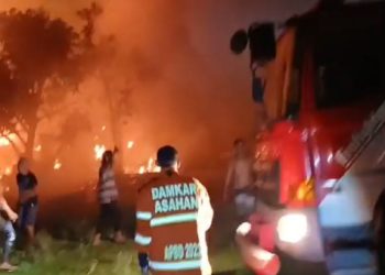 Dua Rumah di Asahan Terbakar, Ini Videonya