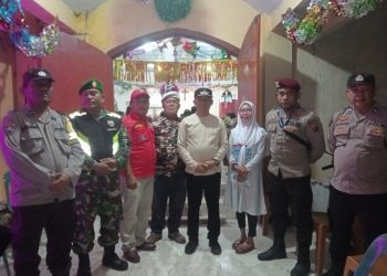 Camat Air Batu Pantau Pengamanan Gereja di Malam Natal