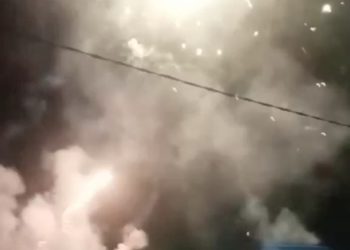 Kembang Api Hiasi Langit, Meranti di Perayaan Malam Tahun Baru