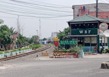 Awas, Jangan Dirikan Bangunan Didekat Lintasan Rel Kereta Api