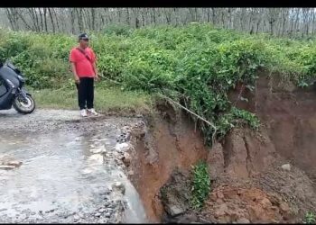 Jalan Penghubung Kecamatan Bandar Pasir Mandoge-Bandar Pulau Asahan Putus