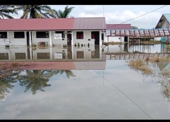 Sekolah Terendam Banjir, Siswa di Meranti Terpaksa Diliburkan