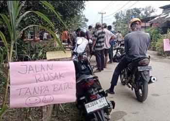 Minta Galian C Ditutup, Warga Desa Tanjung Alam Blokade Jalan
