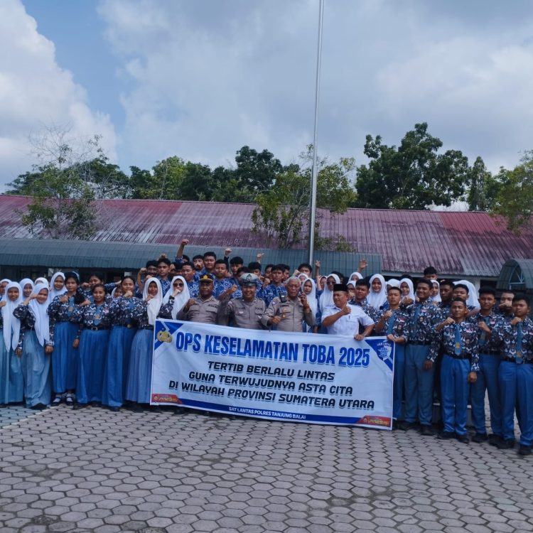 Polres Tanjungbalai Edukasi Pelajar SMAN-2 Tentang Berlalu Lintas