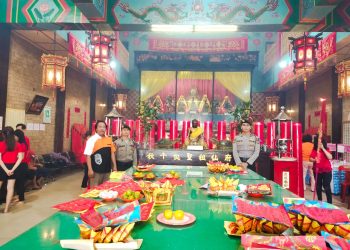 Personel Polres Tanjungbalai Lakukan Pengamanan Perayaan Cap Go Meh 2025